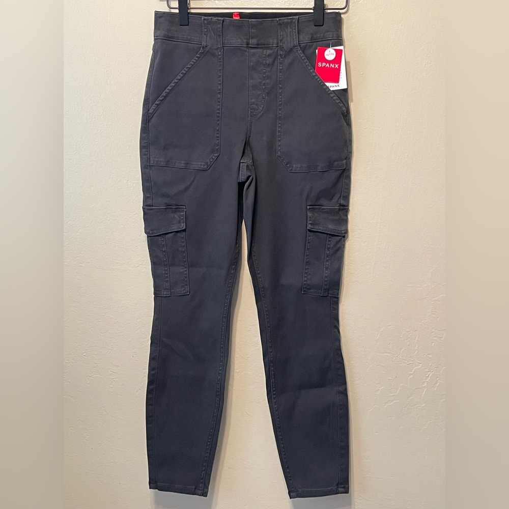 Spanx women’s charcoal black twill ankle zip cargo pants